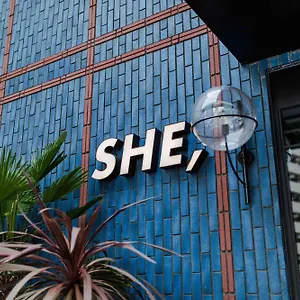 She, Ōsaka